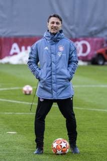 12.03.2019, xkvx, Fussball UEFA Champions League, FC Bayern Muenchen - FC Liverpool - Pressekonferenz und Training emspor, v.l. Trainer Niko Kovac (FCB - FC Bayern Muenchen) im Gespraech mit Uli Koehler von Sky News (DFL DFB REGULATIONS PROHIBIT ANY USE OF PHOTOGRAPHS as IMAGE SEQUENCES and or QUASI-VIDEO) Muenchen