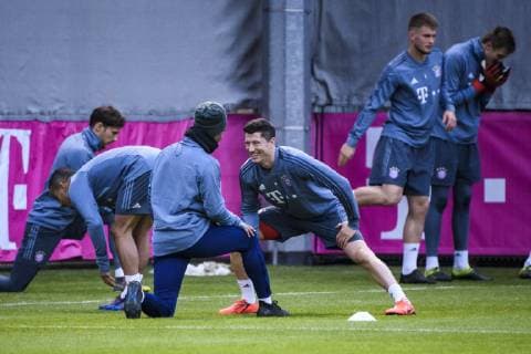 12.03.2019, xkvx, Fussball UEFA Champions League, FC Bayern Muenchen - FC Liverpool - Pressekonferenz und Training emspor, v.l. Serge Gnabry (FCB - FC Bayern Muenchen), Robert Lewandowski (FCB - FC Bayern Muenchen) (DFL DFB REGULATIONS PROHIBIT ANY USE OF PHOTOGRAPHS as IMAGE SEQUENCES and or QUASI-VIDEO) Muenchen
