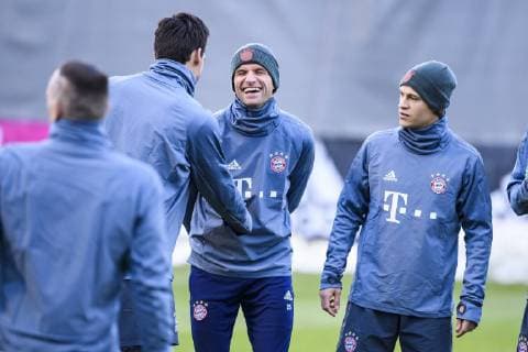 Sport Bilder des Tages 12.03.2019, xkvx, Fussball UEFA Champions League, FC Bayern Muenchen - FC Liverpool - Pressekonferenz und Training emspor, v.l. Mats Hummels (FCB - FC Bayern Muenchen), Thomas Mueller (FCB - FC Bayern Muenchen), Joshua Kimmich (FCB - FC Bayern Muenchen) (DFL DFB REGULATIONS PROHIBIT ANY USE OF PHOTOGRAPHS as IMAGE SEQUENCES and or QUASI-VIDEO) Muenchen