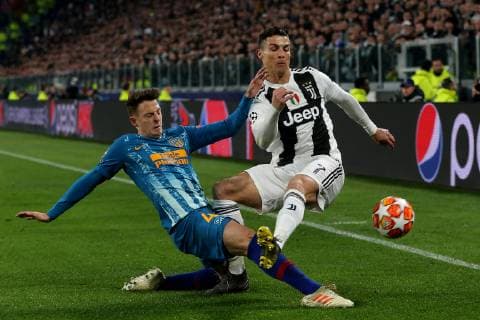Turin, Italy, 12.03.2019, UEFA Champions League - 2018 19 Season, Round of 16 Second Leg, Juventus - Club de Atletico Madrid, Santiago Arias (ATL) und Christiano Ronaldo (JUV) im Zweikampf ( DeFodi541
