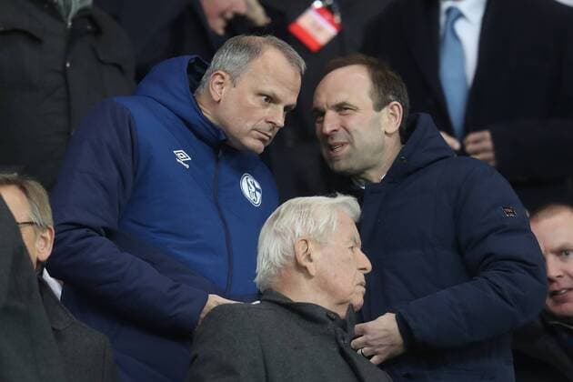 12.03.2019, Fussball, Saison 2018 2019, Champions League, Achtelfinale, Manchester City - FC Schalke 04 v. l. Jochen Schneider (FC Schalke 04), Alexander Jobst (FC Schalke 04) Manchester Etihad Stadium Deutschland