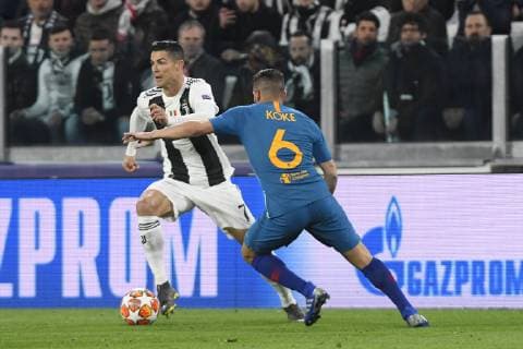 12th March 2019, Allianz Stadium, Turin, Italy; UEFA Champions League football, round of 16th 2nd leg, Juventus versus Atletico Madrid; Cristiano Ronaldo of Juventus turns inside the defense of Koke of Atletico Madrid  ActionPlus12114060 PierpaoloxPiciucco