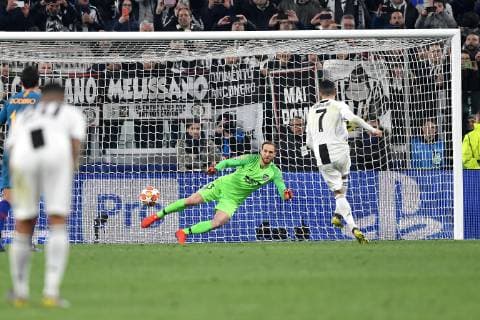 Cristiano Ronaldo of Juventus scores on penalty goal of 3-0 during the Uefa Champions League 2018 2019 round of 16 second leg football match between Juventus and Atletico Madrid at Juventus stadium, Turin, March, 12, 2019 Foto Andrea Staccioli Insidefoto andreaxstaccioli