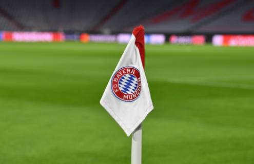 Fussball, Herren, Saison 2018 2019, Champions League (Achtelfinale, Rückspiel), FC Bayern München - FC Liverpool, Eckfahne mit Logo des FC Bayern, 13.03. 2019, Copyright: xMatthiasxKochx