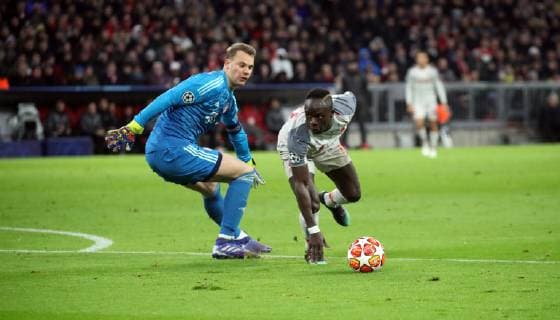 FC Bayern München - FC Liverpool Deutschland, München, 13.03.2019, Fussball, Champions League, Saison 2018 2019, Achtelfinale, Rückspiel, FC Bayern München - FC Liverpool: v.l. Manuel Neuer (FC Bayern München), Sadio Mane (FC Liverpool); Tor 0:1 Mane.