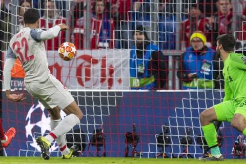 GER, UEFA CL, FC Bayern Muenchen (GER) vs FC Liverpool (GBR) 13.03.2019, Allianz Arena, Muenchen, GER, UEFA CL, FC Bayern Muenchen (GER) vs FC Liverpool (GBR) ,Achtelfinale, UEFA regulations prohibit any use of photographs as image sequences and or quasi-video, im Bild Eigentor durch Joel Matip (Liverpool 32) mit Alisson Becker (Liverpool 13) nach vorlage Serge Gnabry (FCB 22)
