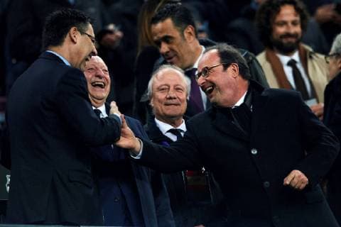 The president of Barcelona Josep Maria Bartomeu (L) greets the former French president François Hollande (R) during a UEFA Champions League round of 16 second leg soccer match between FC Barcelona Barca and Olympique Lyon at Camp Nou in Barcelona, Catalonia, north eastern Spain, 13 March 2019. FC Barcelona vs Olympique Lyon !ACHTUNG: NUR REDAKTIONELLE NUTZUNG!  Copyright: xAlejandroxGarcíax GRAF3864 20190313-636881109504539425