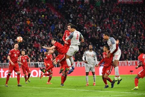 Fußball Champions League Achtelfinale FC Bayern München - FC Liverpool am 13.03.2019 in der Allianz Arena in München Tor zum 1:2 durch Virgil van Dijk ( Liverpool ) DFL DFB regulations prohibit any use of photographs as image sequences and or quasi-video.