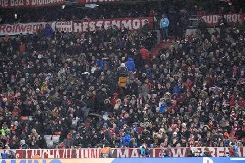 13.03.2019, xkvx, Fussball UEFA Champions League, FC Bayern München - FC Liverpool emspor, v.l. Zuschauer Bayern Fans gehen in der 80. Minute aus dem Stadion (DFL DFB REGULATIONS PROHIBIT ANY USE OF PHOTOGRAPHS as IMAGE SEQUENCES and or QUASI-VIDEO) Muenchen