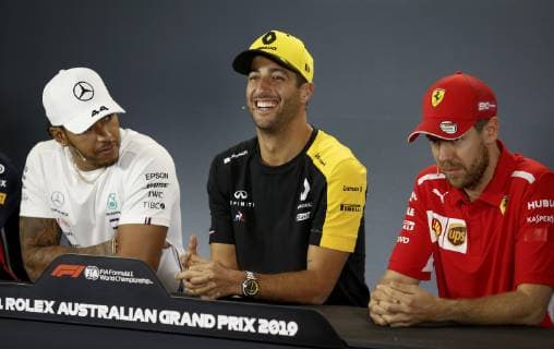 Motorsports: FIA Formula One World Championship WM Weltmeisterschaft 2019, Grand Prix of Australia, 44 Lewis Hamilton (GBR, Mercedes AMG Petronas Motorsport), 3 Daniel Ricciardo (AUS, Renault F1 Team), 5 Sebastian Vettel (GER, Scuderia Ferrari Mission Winnow), Melbourne Australia
