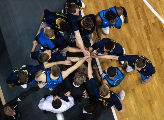 Basketball Berlin 13.03.2019 Eurocup Viertelfinale Spiel 3 Saison 2018 2019 Alba Berlin - Unicaja Malaga Aito Garcia Reneses (Alba Berlin, Trainer) Huddle