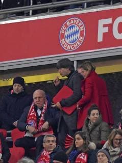 13.03.2019, Fussball UEFA Champions-League 2018 2019, Achtelfinale Rückspiel, FC Bayern München - FC Liverpool, in der Allianz-Arena München, Bundestrainer Joachim Löw (mitte, Deutschland), Dieter Hoeness (li).