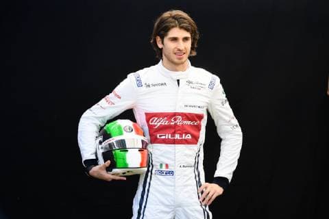 Formel 1, GP Australien, Fotoshooting March 14, 2019 - Melbourne, Victoria, Australia - Antonio Giovinazzi of Italy and Alfa Romeo Racing poses for a portrait during a photo session ahead of the Australian Formula 1 Grand Prix at Albert Park on March 14, 2019 in Melbourne, Australia F1 Grand Prix of Australia - Previews  - ZUMAn230 20190314_zaa_n230_002 Copyright: xMorganxHancockx