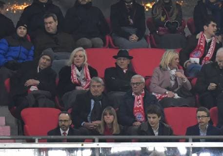 13.03.2019, Fussball, UEFA Champions League, Saison 2018 2019, Achtelfinale, Rueckspiel, FC Bayern Muenchen - FC Liverpool 1:3, Franz Beckenbauer, mitte 3. v.li., darunter links Wolfgang Niersbach