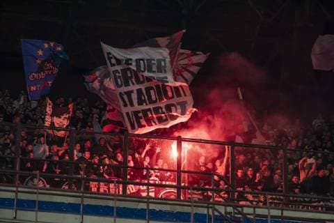14.03.2019, xkvx, Fussball Europa League 1 8 Finale, Inter Mailand - Eintracht Frankfurt emspor, v.l. Eintracht Frankfurt Fans Pyro Pyrotechnik Feuer (DFL DFB REGULATIONS PROHIBIT ANY USE OF PHOTOGRAPHS as IMAGE SEQUENCES and or QUASI-VIDEO) Mailand