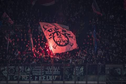 14.03.2019, xkvx, Fussball Europa League 1 8 Finale, Inter Mailand - Eintracht Frankfurt emspor, v.l. Eintracht Frankfurt Fans nach dem Tor zum 0:1 durch Luka Jovic (Eintracht Frankfurt) Pyro Pyrotechnik Feuer (DFL DFB REGULATIONS PROHIBIT ANY USE OF PHOTOGRAPHS as IMAGE SEQUENCES and or QUASI-VIDEO) Mailand
