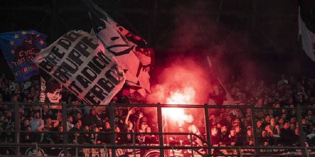 14.03.2019, xkvx, Fussball Europa League 1 8 Finale, Inter Mailand - Eintracht Frankfurt emspor, v.l. Eintracht Frankfurt Fans Pyro Pyrotechnik Feuer (DFL DFB REGULATIONS PROHIBIT ANY USE OF PHOTOGRAPHS as IMAGE SEQUENCES and or QUASI-VIDEO) Mailand
