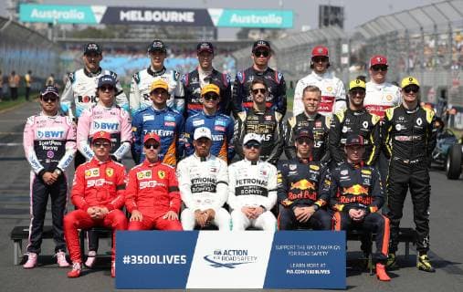 (190317) -- MELBOURNE, March 17, 2019 -- Drivers pose for group photos before Formula 1 Australian Grand Prix 2019 at the Albert Park in Melbourne, Australia, March 17, 2019. ) (SP)AUSTRALIA-MELBOURNE-F1-GRAND PRIX 2019 BaixXuefei 