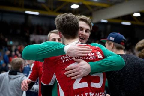 Lübbecke, Deutschland 16.03.2019: 2. Handball Bundesliga - 2018 2019 - TuS-N-Lübbecke vs. Handball Sportverein Hamburg (L-R) Finn Wullenweber (Hamburg), Lukas Baatz (Hamburg) Lübbecke Nordrhein-Westfalen Deutschland Merkur Arena