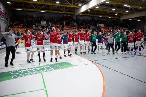 Lübbecke, Deutschland 16.03.2019: 2. Handball Bundesliga - 2018 2019 - TuS-N-Lübbecke vs. Handball Sportverein Hamburg Die Mannschaft von Hamburg nach dem Spiel Lübbecke Nordrhein-Westfalen Deutschland Merkur Arena