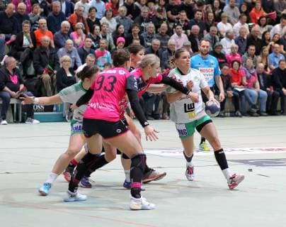11 Michaela Hrbkova (FRISCH AUF Goeppingen) 13 Shenia Minevskaja (TusSis Metzingen) Handball 1. HBF TusSies Metzingen vs. FRISCH AUF Goeppingen 2019-03-16 Handball 1. HBF Frauen TusSies Metzingen vs. FRISCH AUF Goeppingen Metzingen Copyright: xBaur xEibner-Pressefotox EP_soba