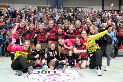 Metzinger Jubel vor den Fans Handball 1. HBF TusSies Metzingen vs. FRISCH AUF Goeppingen 2019-03-16 Handball 1. HBF Frauen TusSies Metzingen vs. FRISCH AUF Goeppingen Metzingen Copyright: xBaur xEibner-Pressefotox EP_soba