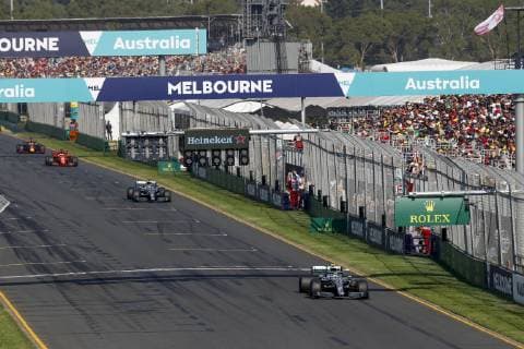 Motorsports: FIA Formula One World Championship WM Weltmeisterschaft 2019, Grand Prix of Australia, 77 Valtteri Bottas (FIN, Mercedes AMG Petronas Motorsport), 44 Lewis Hamilton (GBR, Mercedes AMG Petronas Motorsport), Melbourne Australia