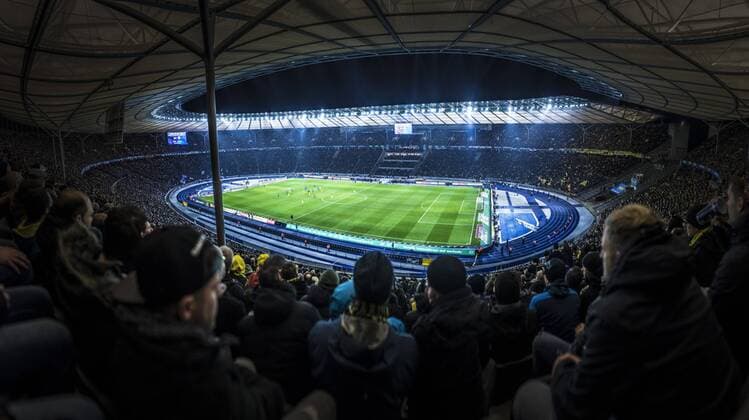 Panoramafoto vom Olympiastadion bei dem Spiel Hertha BSC Berlin gegen Borussia Dortmund in Berlin, 16.03.2019. Berlin Deutschland