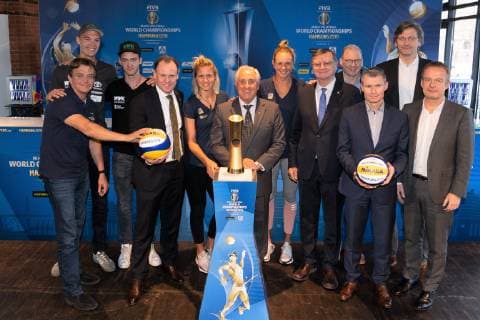Kick-off Pressekonferenz der World Champs Hamburg - FIVB Beach volleyball Beachvolleyball Weltmeisterschaften Hamburg 2019 - Beachvolleyball WM - Majors World Championships - Matthias Hach (CMO der comdirect bank AG), Rene Hecht - Rene, Andy Grote, Hannes Jagerhofer, Dr. Ary Graca - Graca, Aleksandar BoriÄiÄ‡ - Boricic, Axel von Schemm Kick-off Pressekonferenz der World Champs Hamburg - FIVB Beach Volleyball Weltmeisterschaften Hamburg 2019 - Beachvolleyball WM - Majors World Championships, Hamburg Hamburg Deutschland Ehemaliges Hauptzollamt Hamburg