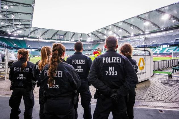 Die Polizei sichert das Abschlusstraining der Deutschen Nationalmannschaft in der Volkswagen Arena in Wolfsburg DFB regulations prohibit any use of photographs as image sequences and or quasi-video. GER, Fussball, Laenderspiel, Abschlusstraining des DFB Team, 19.03.2019 Wolfsburg Copyright: xTomxWellerx xEibner-Pressefotox EP_eer