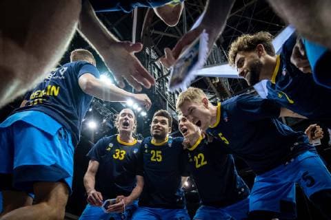 Basketball Berlin 19.03.2019 Eurocup Halbfinale Spiel 1 Saison 2018 2019 Alba Berlin - MoraBanc Andorra Teamvorstellung Alba Berlin Huddle Luke Sikma (Alba Berlin, No.43) Dennis Clifford (Alba Berlin, No.33) Kenneth Ogbe (Alba Berlin, No.25) Franz Wagner (Alba Berlin, No.22) Niels Giffey (Alba Berlin, No.05) Joshiko Saibou (Alba Berlin, No.01) Martin Hermannsson (Alba Berlin, No.15)