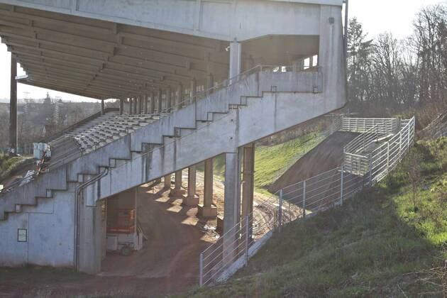 Fußball, Stadiongeschichte 1. FC Saarbrücken 17.03.2019, xmohx, Fussball 2.Bundesliga Damen, 1.FC Saarbruecken - SV Meppen emspor, v.l. Umbau des Stadion Hintertortribuene (DFL DFB REGULATIONS PROHIBIT ANY USE OF PHOTOGRAPHS as IMAGE SEQUENCES and or QUASI-VIDEO) Saarbruecken