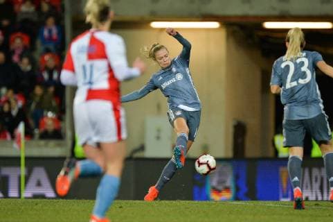 Schuss von Fridolina Rolfö (FC Bayern Muenchen) zum 1:0 für den FC Bayern München Prag, Tschechien, 20.03.2019, Fussball, Frauenfussball, Slavia Prag - FC Bayern München,