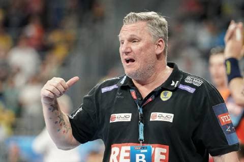 Nikolaj Jacobsen (Trainer, Cheftrainer, RNL), gibt Anweisungen, gestikuliert, mit den Armen gestikulieren, gives instructions, gesticulate, Einzelbild, Aktion, Action, Handball, Champions League, Rhein-Neckar Löwen - HBC Nantes,
