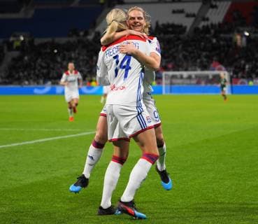 Fußball, CL, Damen, Olympique Lyon - VfL Wolfsburg March 20, 2019 - Lyon, Auvergne-Rhne-Alpes, France - Eugnie Le Sommer of Olympique Lyonnais celebration with her Olympique Lyonnais teammates for her first goal of the evening during the UEFA Women s Champions League Quarter final football match between Olympique Lyonnais and Vfl Wolfsburg at Groupama Stadium on March, 20 in Lyon, France. Olympique Lyonnais v Wolfsburg - Women s Champions League  - ZUMAn230 20190320_zaa_n230_563 Copyright: xActionxFotoxSportx