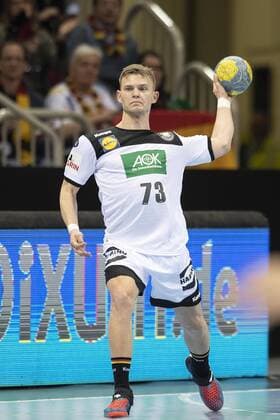 Timo KASTENING (GER) in Aktion, bei seinem ersten Laenderspiel, Debuet (Debüt), Debuetant (Debütant), Debut, Debutant; ganze Figur, Ganzkoerper (Ganzkörper); Handball Laenderspiel der Maenner, Freundschaftsspiel, Deutschland (GER) - Schweiz (SUI) 27:29, in Duesseldorf Deutschland am 09.03.2019