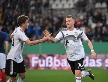 21.03.2019, Fussball U 21 Laenderspiel, Deutschland - Frankreich, Jubel Maximilian Mittelstaedt, Maximilian Mittelstädt (Deutschland), re., und Luca Waldschmidt (Deutschland) DFB REGULATIONS PROHIBIT ANY USE OF PHOTOGRAPHS AS IMAGE SEQUENCES AND OR QUASI-VIDEO.