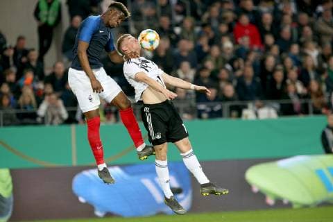 Fußball Männer U21 U 21 Länderspiel Deutschland - Frankreich am 21.03.2019 im Stadion Essen in Essen Levin Öztunali ( Deutschland ), rechts