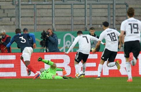 Essen, Germany 21.03.2019, U21 U 21 Nationalteams, Internationales Freundschaftsspiel, Deutschland - Frankreich, Tor zum 1:0 durch Levin Oeztunali (GER) ( DeFodi521