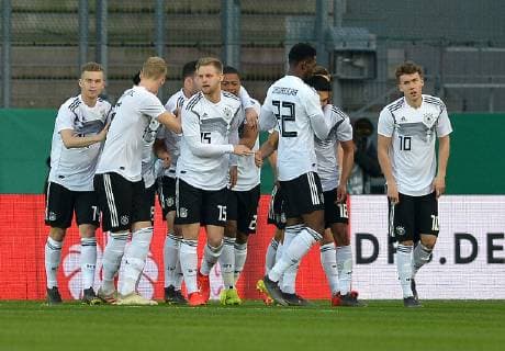 Essen, Germany 21.03.2019, U21 U 21 Nationalteams, Internationales Freundschaftsspiel, Deutschland - Frankreich, jubel, Torjubel um Levin Oeztunali (GER) nach dem Treffer zum 1:0 ( DeFodi521