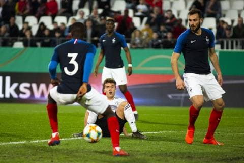 GER, LS DFB U21 U 21 Deutschland vs Frankreich 21.03.2019, Stadion Essen, Essen, GER, LS DFB U21, Deutschland vs Frankreich , DFB REGULATIONS PROHIBIT ANY USE OF PHOTOGRAPHS AS IMAGE SEQUENCES AND OR QUASI-VIDEO im Bild picture shows: Luca Waldschmidt (DFB U21 10) kommt nicht mehr an den Ball,