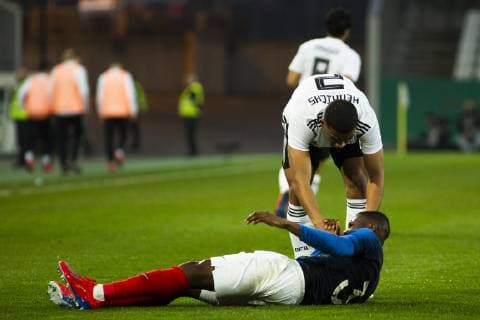 GER, LS DFB U21 U 21 Deutschland vs Frankreich 21.03.2019, Stadion Essen, Essen, GER, LS DFB U21, Deutschland vs Frankreich , DFB REGULATIONS PROHIBIT ANY USE OF PHOTOGRAPHS AS IMAGE SEQUENCES AND OR QUASI-VIDEO im Bild picture shows: Fode Ballo-Toure (Frankreich U21 3) mit Benjamin Henrichs (DFB U21 2) die leicht zusammengestoßen waren,