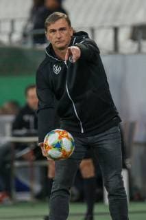 Cheftrainer Stefan Kuntz ( Deutschland ) gibt Anweisungen, Fussball - U21 U 21 Länderspiel - Deutschland vs. Frankreich, Essen, Stadion Hafenstrasse, 21.03.2019, DFB regulations prohibit any use of photographs as image sequences and or quasi-video Essen Stadion Hafenstrasse NRW Deutschland