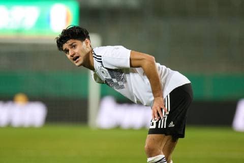 Mahmoud Dahoud ( Deutschland ) fasst sich an den Oberschenkel, Fussball - U21 U 21 Länderspiel - Deutschland vs. Frankreich, Essen, Stadion Hafenstrasse, 21.03.2019, DFB regulations prohibit any use of photographs as image sequences and or quasi-video Essen Stadion Hafenstrasse NRW Deutschland