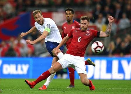 22nd March 2019, Wembley Stadium, London, England; UEFA European Championships Qualification football, England versus Czech Republic; Harry Kane of England taking a shot past Tomas Kalas of Czech Republic  ActionPlus12116918 JohnxPatrickxFletcher