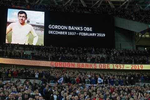 England v Czech Republic UEFA EURO EM Europameisterschaft Fussball 2020 Qualifiers Gordon Banks is honoured by players and fans before the UEFA Euro 2020 Qualifiers match at Wembley Stadium, London Content Not Available For UK Newspapers Copyright: xPaulxChestertonx FIL-13024-0115