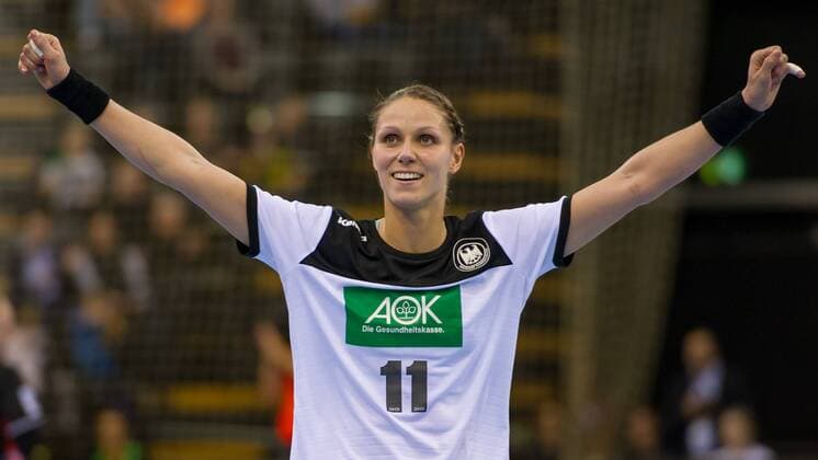 Xenia Smits (Deutschland, 11) mit Torjubel, Jubel über das Tor, Portrait, Nahaufnahme, Einzelfoto, Einzelbild, Handball, Länderspiel Frauen, Deutschland - Niederlande,