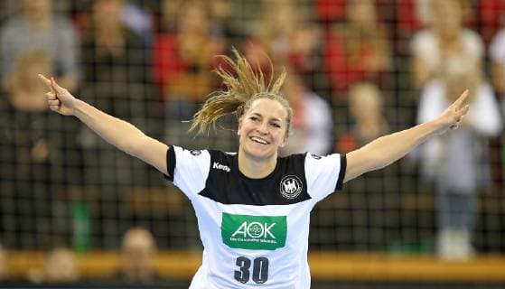 23.03.2019, Handball Frauen, Länderspiel, Deutschland - Niederlande, in der EWE Arena Oldenburg. Jenny Behrend (Deutschland) jubelt