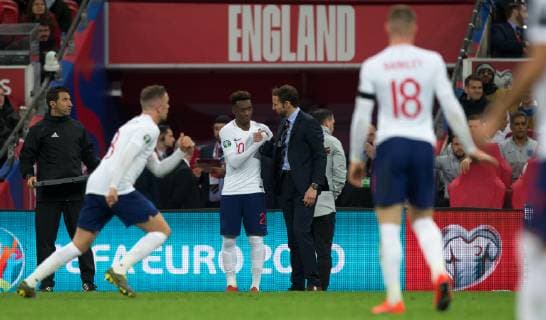Callum Hudson-Odoi (Chelsea) of England with England manager Gareth Southgate as he prepares to come on and make his debut during the UEFA 2020 EURO Qualifier EM Europameisterschaft match between England and Czech Republic at Wembley Stadium, London, England on 22 March 2019. Copyright: xAndyxRowlandx PMI-2699-0037