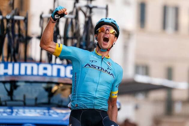 Jakob Fuglsang (DEN DK Astana Pro Team) holt den 5 Tagesabschnitt bei Tirreno-Adriatico 2019 im Alleingang - Ziel - Zielankunft - Finale - Final - Sprint - Jubel - Freude - Luck - Emotion - Emotionen - Mimik - Mimic - Gestik - Gestic - Aktion Rennszene - Querformat - quer - horizontal - Event Veranstaltung: 54. Tirreno-Adriatico - 5.Etappe Stage 5: Colli al Metauro nach to Recanati 180.0 km - Ort Location: Recanati - Region: Marken - Land Country: Italien Italy - Datum Date: 17.03.2019 Cycling Radsport 54. Tirreno-Adriatico - 5.Etappe 17.03.2019